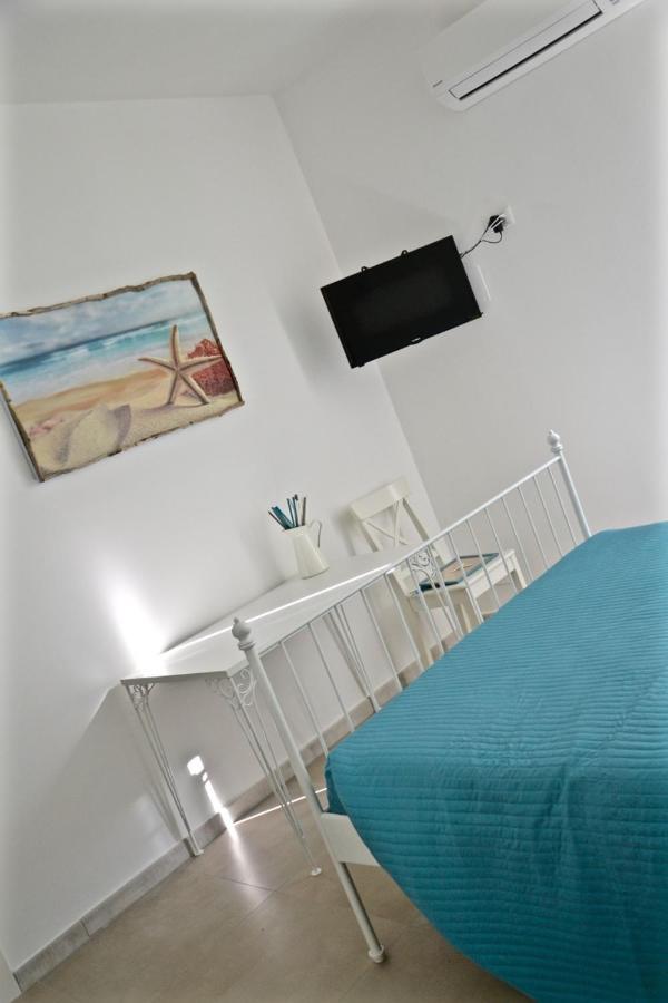 I Tesori Del Mare Bed and Breakfast Letojanni Exteriör bild